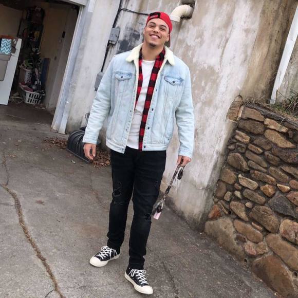 Meet your Posher, Shey - Picture 1 of 1